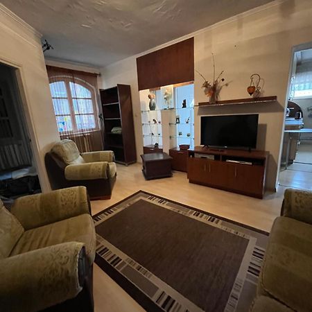 Tocc Apartman Gyál Εξωτερικό φωτογραφία