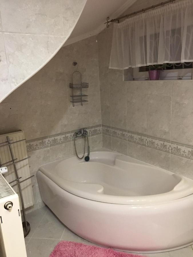 Tocc Apartman Gyál Εξωτερικό φωτογραφία