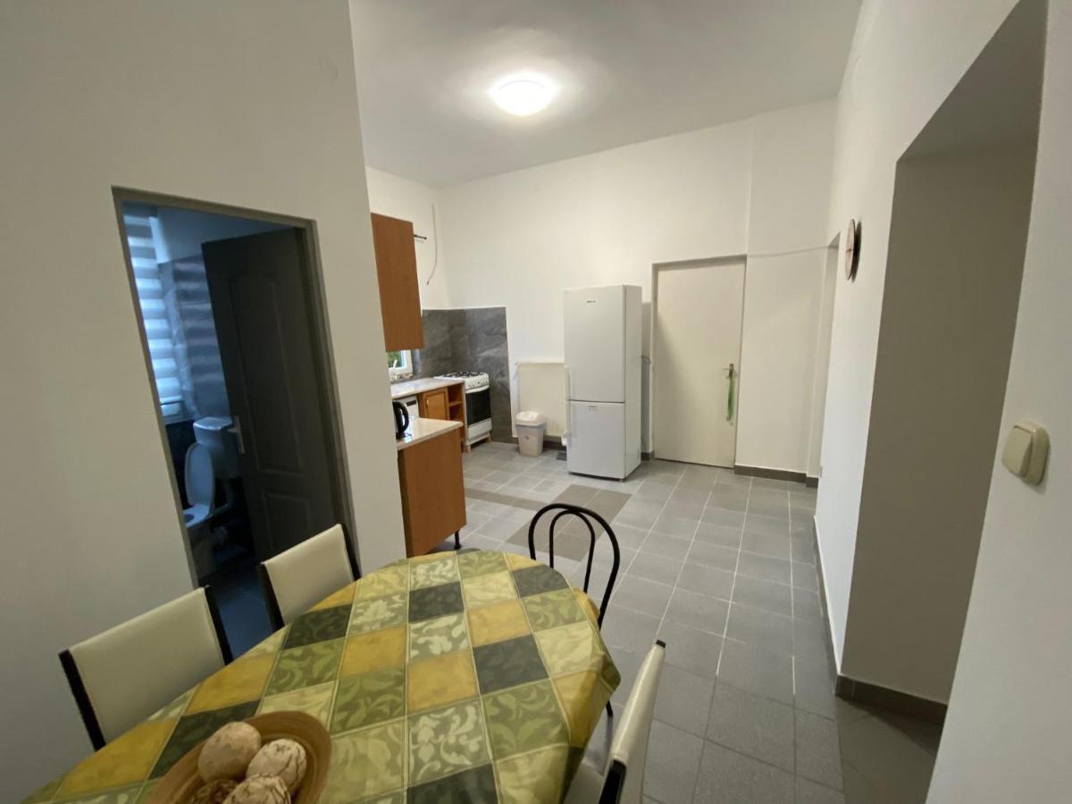 Tocc Apartman Gyál Εξωτερικό φωτογραφία