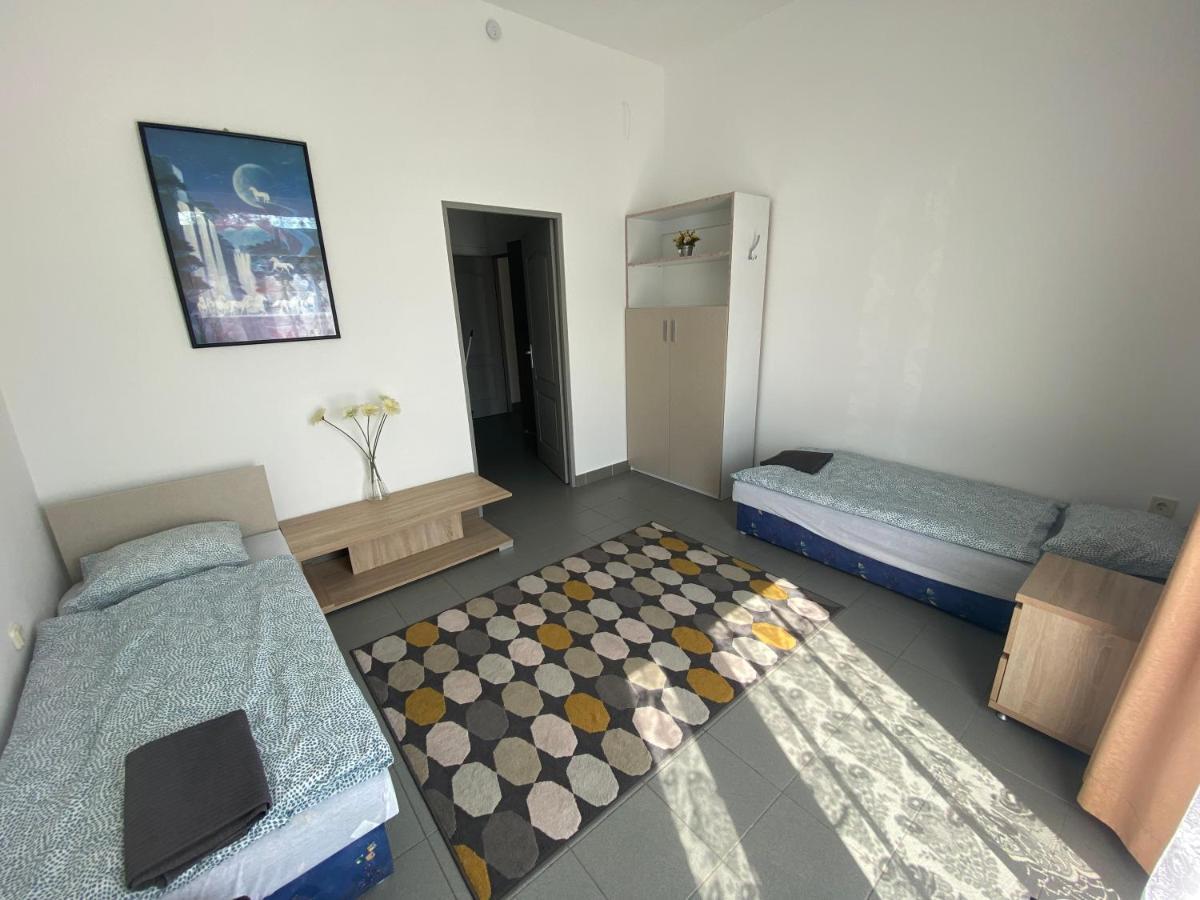 Tocc Apartman Gyál Εξωτερικό φωτογραφία