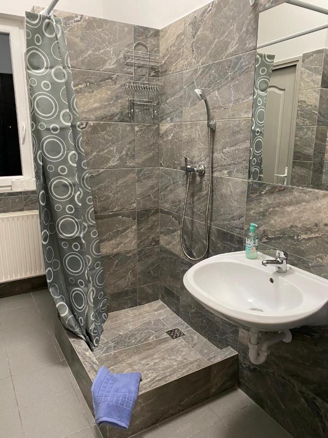 Tocc Apartman Gyál Εξωτερικό φωτογραφία